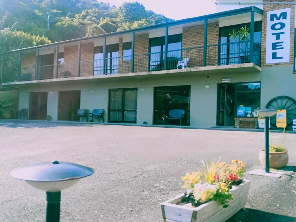 Sundowner Motel Греймут Экстерьер фото
