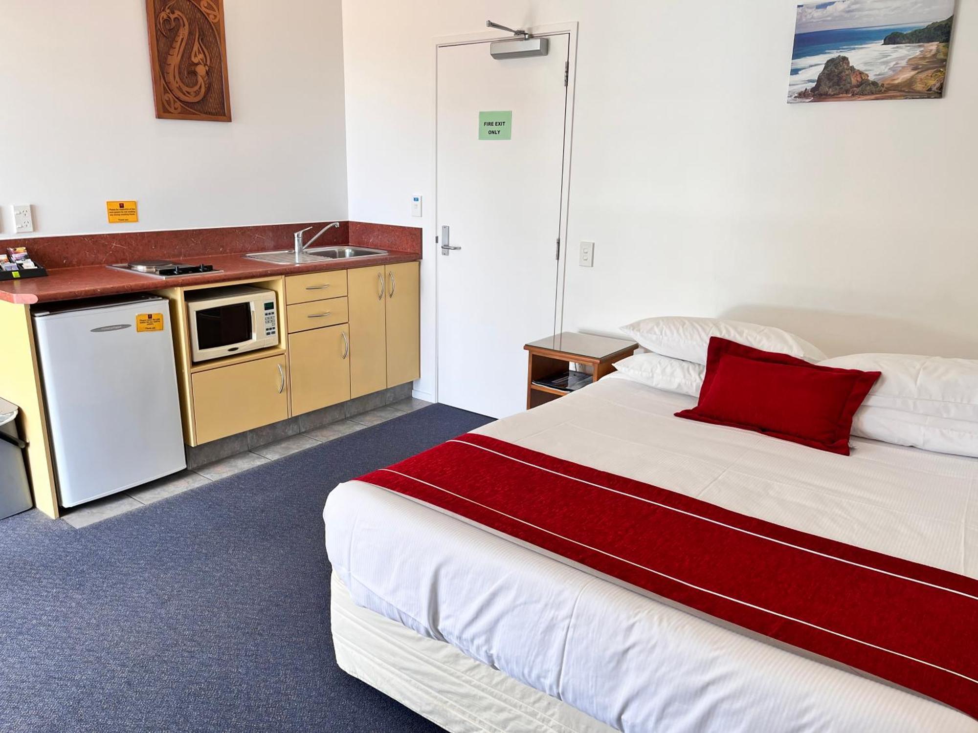 Sundowner Motel Греймут Экстерьер фото