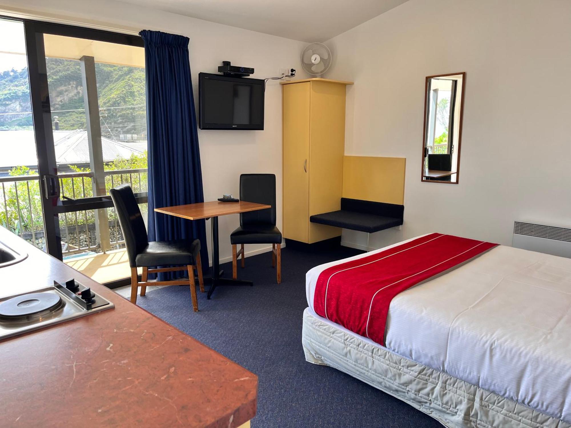 Sundowner Motel Греймут Экстерьер фото